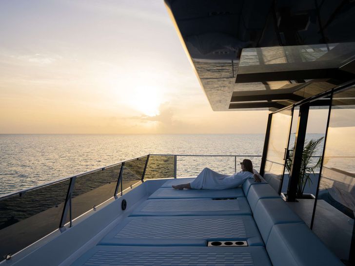 MARIA THERESE Sunreef Supreme 68 - Bronzing Area MARIA THERESE Sunreef Supreme 68 - Bronzing Area