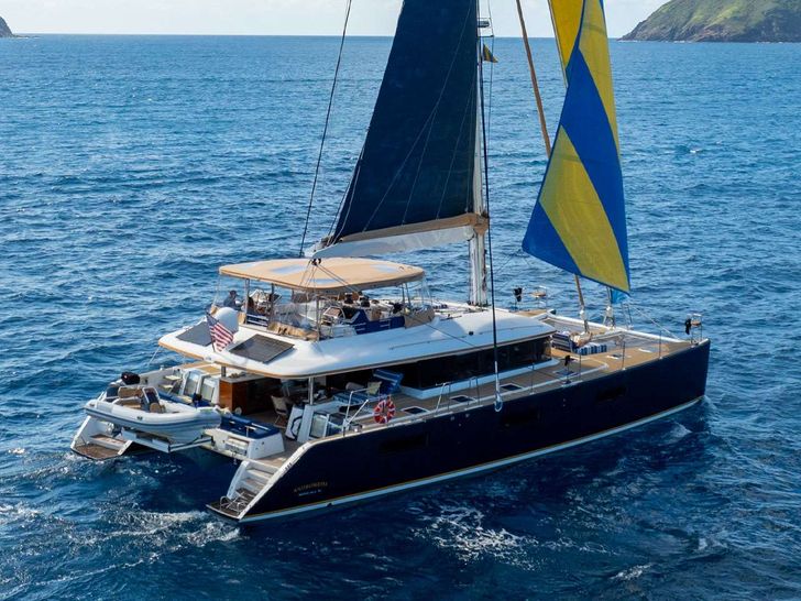 ANDROMEDA Lagoon 620 - side profile cruising ANDROMEDA Lagoon 620 - side profile cruising