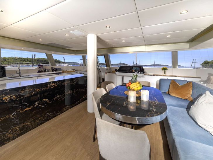 SINATA Sunreef 60 - saloon and galley SINATA Sunreef 60 - saloon and galley