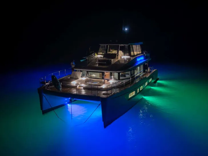 FOREVER YOUNG Two Oceans 555 - Anchored at Night FOREVER YOUNG Two Oceans 555 - Anchored at Night