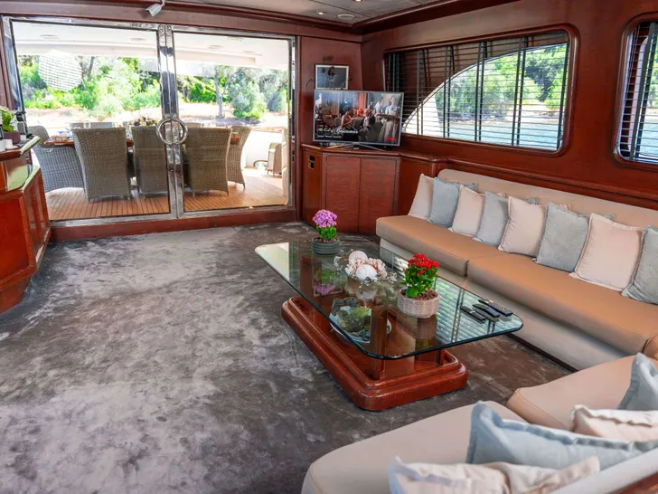 BLUES Ses Marine Tuzla 30m - saloon seating BLUES Ses Marine Tuzla 30m - saloon seating