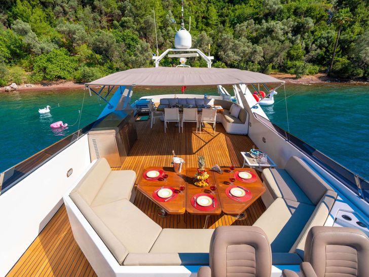 BLUES Ses Marine Tuzla 30m - flybridge seating lounge BLUES Ses Marine Tuzla 30m - flybridge seating lounge