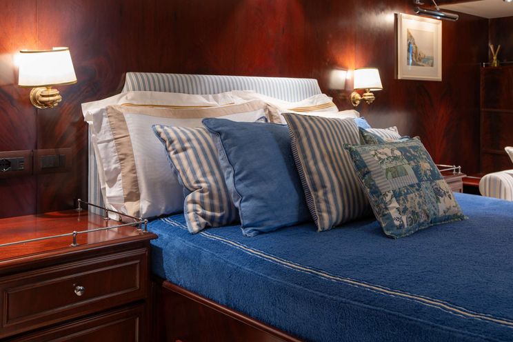 Charter Yacht LIBERTY OF LONDON - Custom Aluminum Cutter 24m - 4 Cabins - Piombino - Elba - Porto Azurro - Tuscany