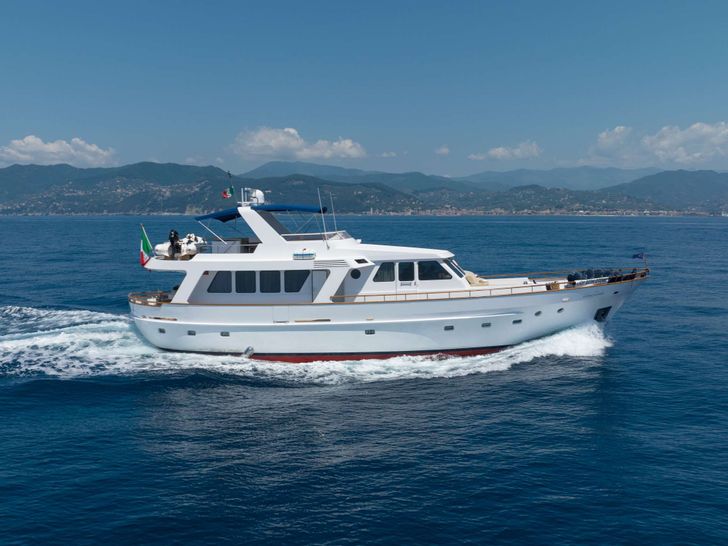 LIBERTY OF LONDON Custom Aluminum Cutter 24m - cruising side view LIBERTY OF LONDON Custom Aluminum Cutter 24m - cruising side view