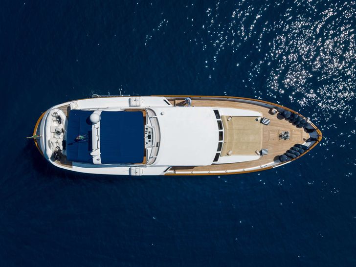 LIBERTY OF LONDON Custom Aluminum Cutter 24m - top aerial shot LIBERTY OF LONDON Custom Aluminum Cutter 24m - top aerial shot