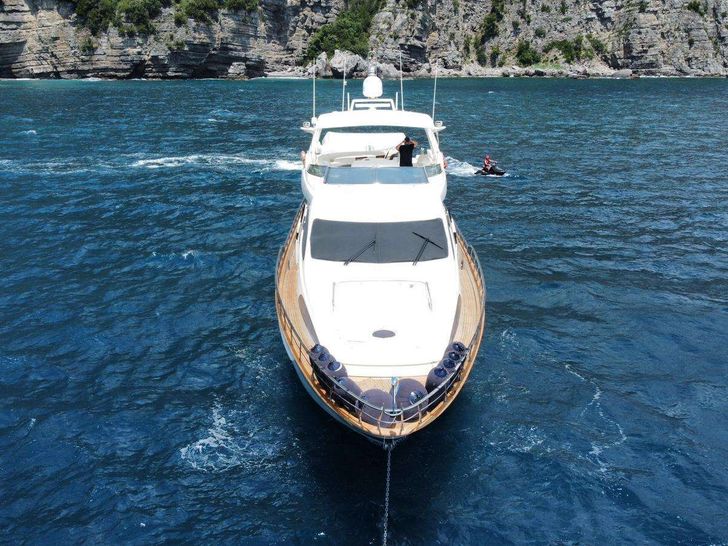 MINERVA Azimut 78 - foredeck shot MINERVA Azimut 78 - foredeck shot