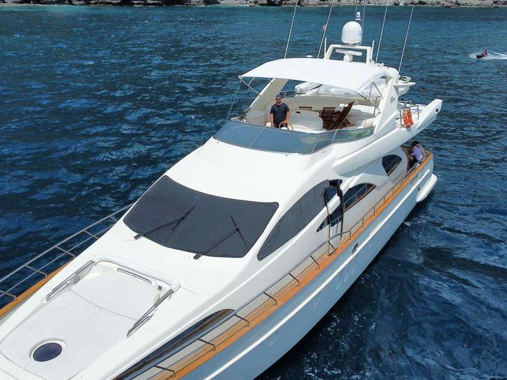 MINERVA Azimut 78 - foredeck MINERVA Azimut 78 - foredeck