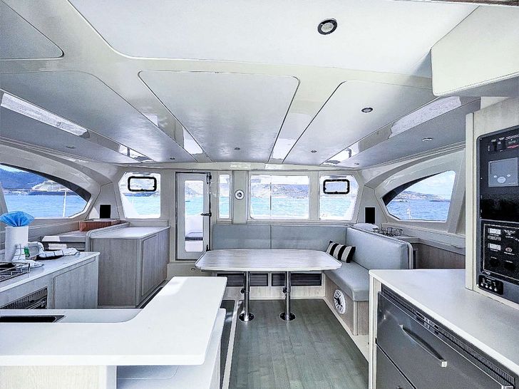 BLACKFISK Leopard 444 - Interior BLACKFISK Leopard 444 - Interior