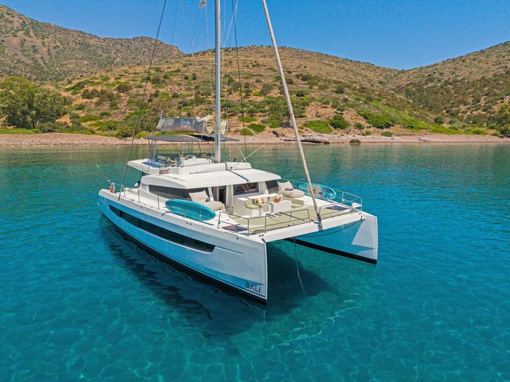 LIBRA Bali 5.4 - anchored bow view LIBRA Bali 5.4 - anchored bow view