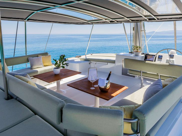 LIBRA Bali 5.4 - flybridge LIBRA Bali 5.4 - flybridge