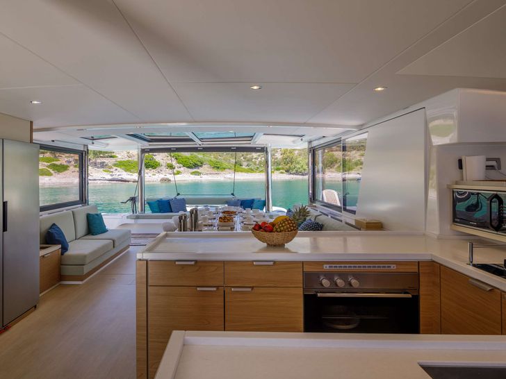 LIBRA Bali 5.4 - galley LIBRA Bali 5.4 - galley