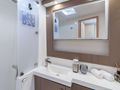 IARA Fountaine Pajot Saba 50 - cabin 2 bathroom IARA Fountaine Pajot Saba 50 - cabin 2 bathroom