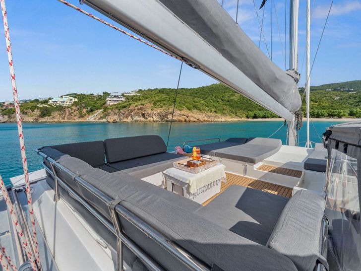 IARA Fountaine Pajot Saba 50 - flybridge IARA Fountaine Pajot Saba 50 - flybridge