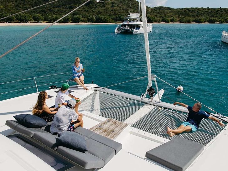 AMAJEN Fountaine Pajot Aura 51 - Floating Dock AMAJEN Fountaine Pajot Aura 51 - Floating Dock