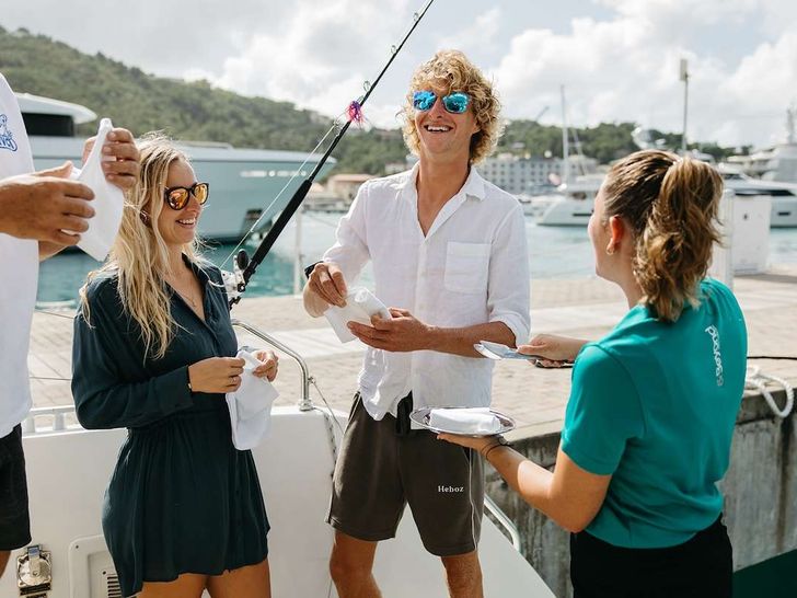 STARRY NIGHT Lagoon 46 - guests being welcomed STARRY NIGHT Lagoon 46 - guests being welcomed
