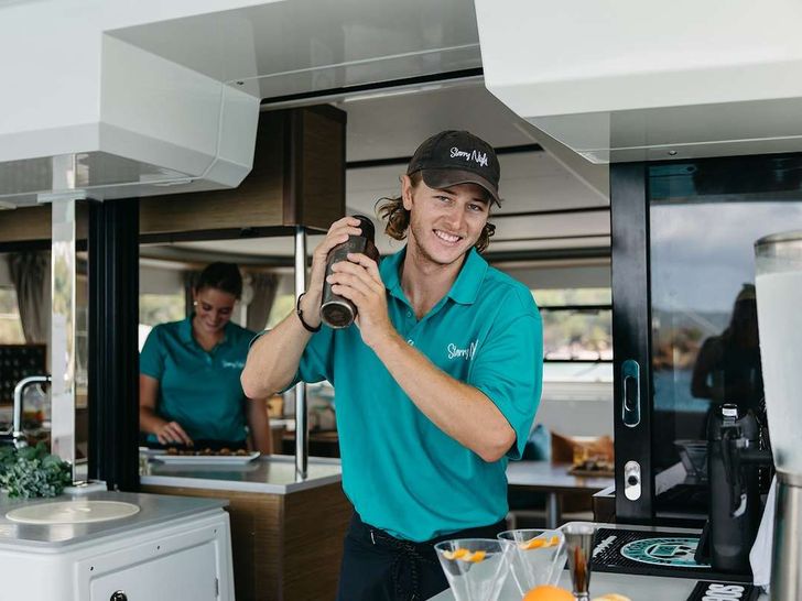 STARRY NIGHT Lagoon 46 - cheerful crew STARRY NIGHT Lagoon 46 - cheerful crew