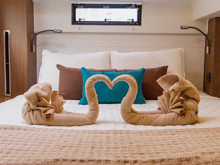 STARRY NIGHT Lagoon 46 - cabin 1 bed STARRY NIGHT Lagoon 46 - cabin 1 bed