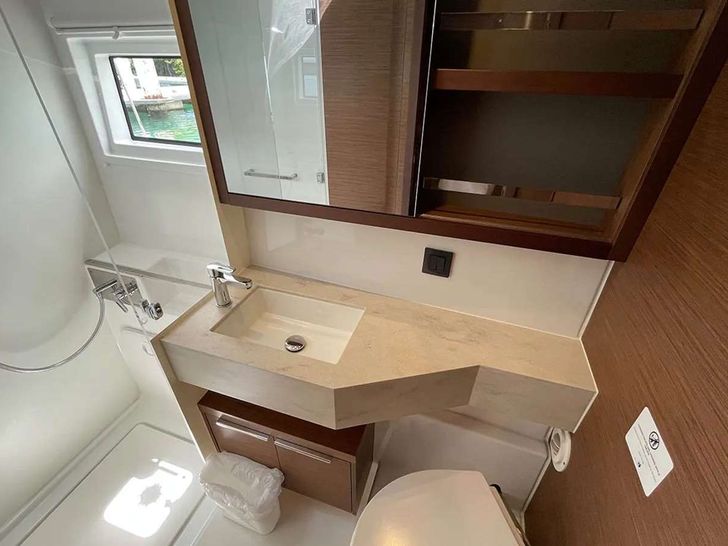 STARRY NIGHT Lagoon 46 - cabin 2 bathroom STARRY NIGHT Lagoon 46 - cabin 2 bathroom