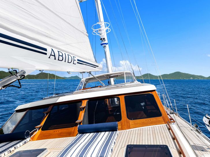 ABIDE Jongert 138 - foredeck ABIDE Jongert 138 - foredeck