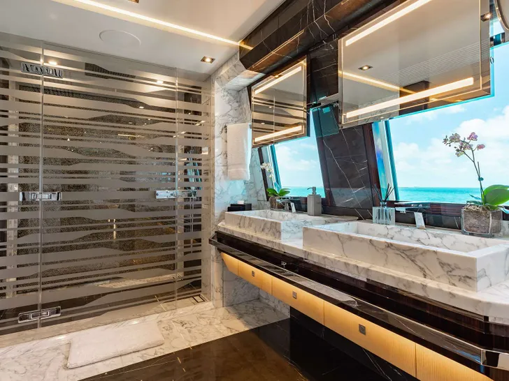 ODYSSEA Heesen 47m Steel - master cabin bathroom ODYSSEA Heesen 47m Steel - master cabin bathroom