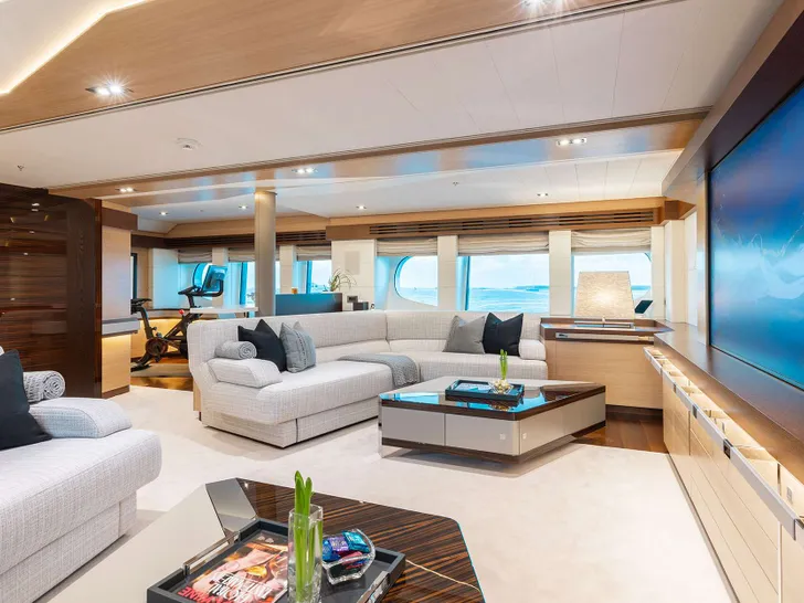 ODYSSEA Heesen 47m Steel - cinema ODYSSEA Heesen 47m Steel - cinema