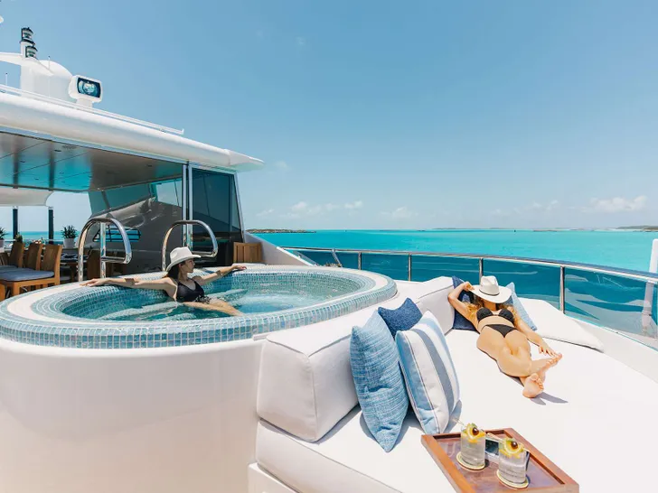 ODYSSEA Heesen 47m Steel - jacuzzi ODYSSEA Heesen 47m Steel - jacuzzi