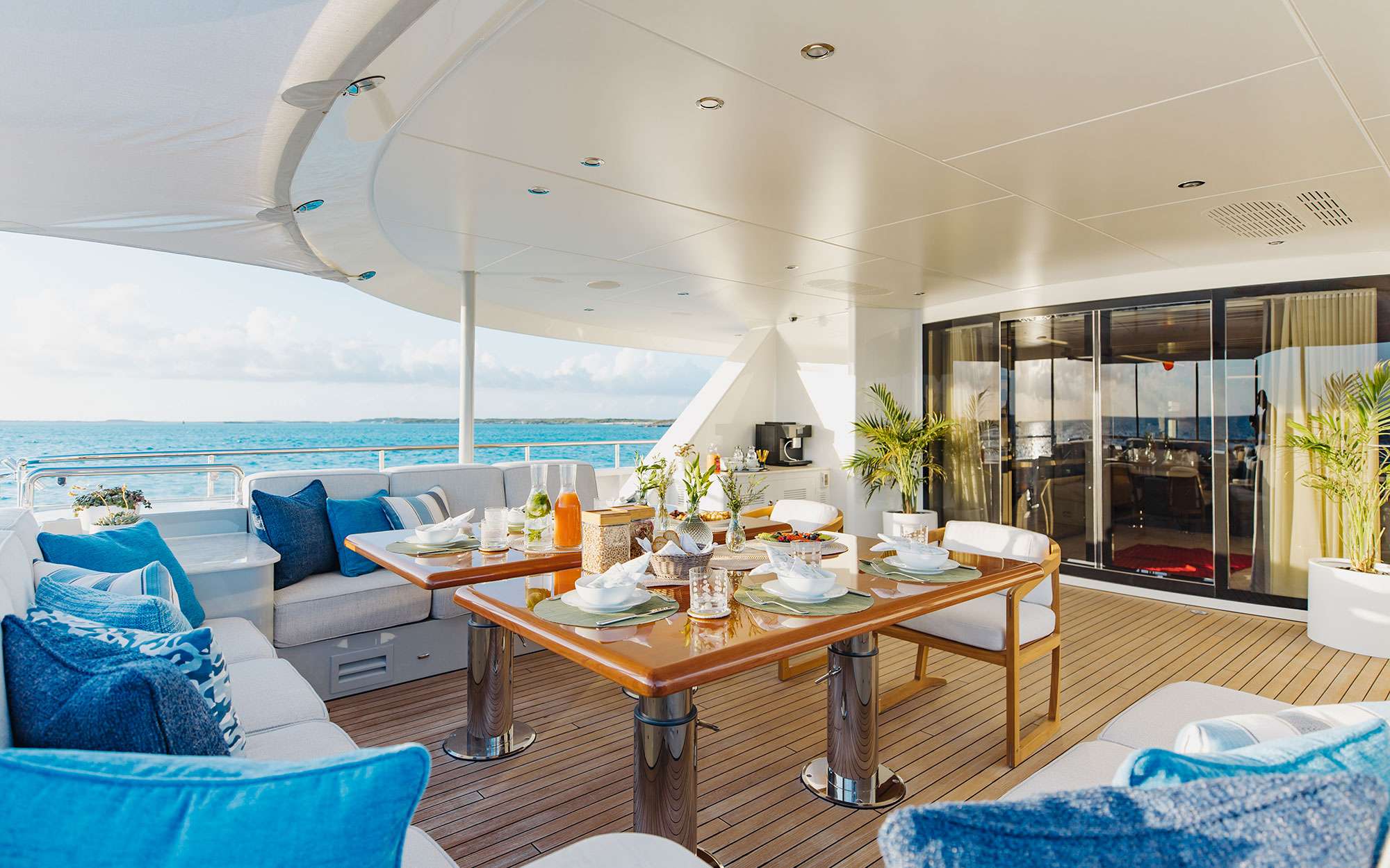 Charter Yacht ODYSSEA - Heesen 47m Steel - 6 Cabins - Nassau - Exumas - Bahamas