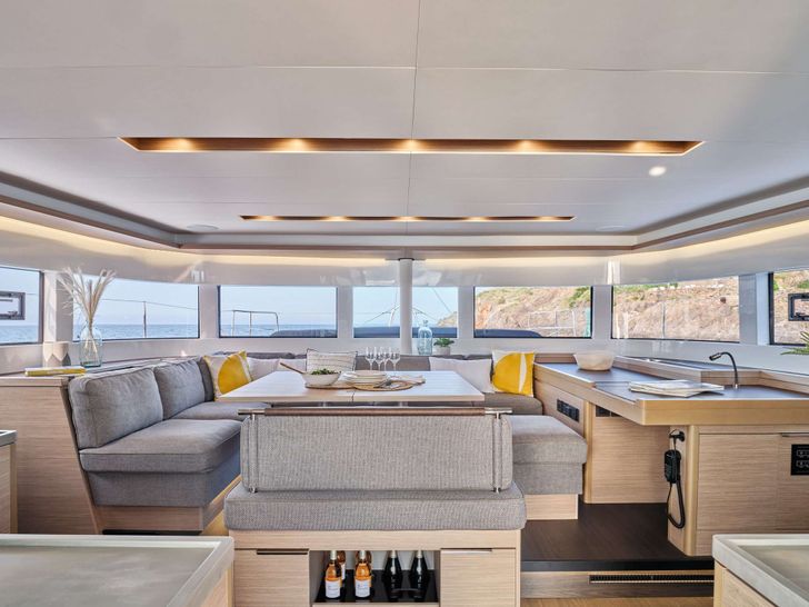 ELDAMAR Winter Lagoon 51 - interior ELDAMAR Winter Lagoon 51 - interior