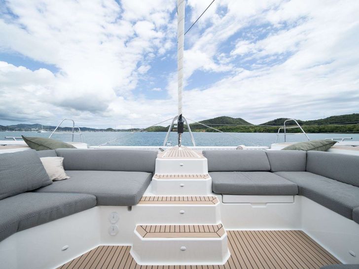 OKINAWA Fountaine Pajot Samana 59 - foredeck OKINAWA Fountaine Pajot Samana 59 - foredeck