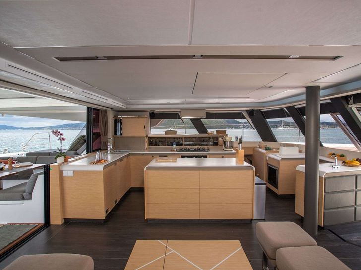OKINAWA Fountaine Pajot Samana 59 - interior OKINAWA Fountaine Pajot Samana 59 - interior