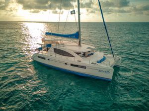 SECOND STAR - Robertson and Caine 47 - 3 Cabins - Placencia - Belize City SECOND STAR - Robertson and Caine 47 - 3 Cabins - Placencia - Belize City