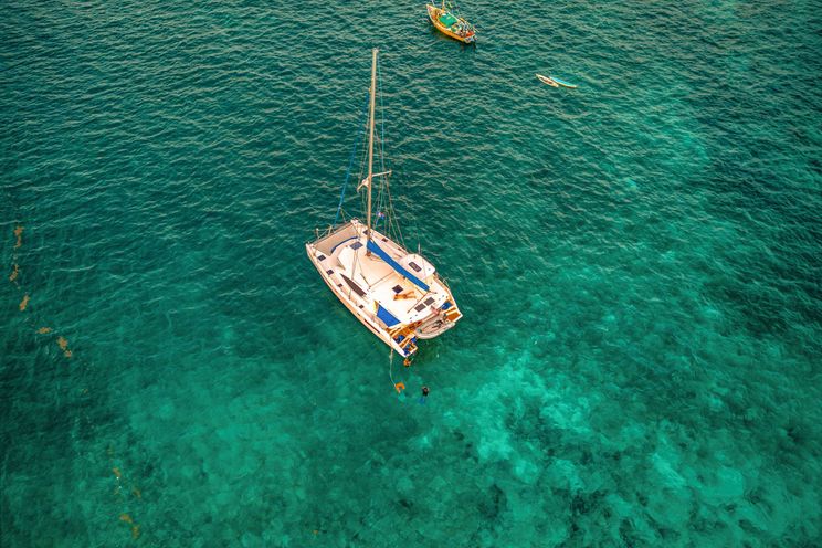 Charter Yacht SECOND STAR - Robertson and Caine 47 - 3 Cabins - Placencia - Belize City