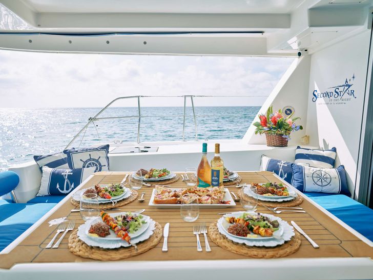 SECOND STAR - Aft Cockpit Dining SECOND STAR - Aft Cockpit Dining
