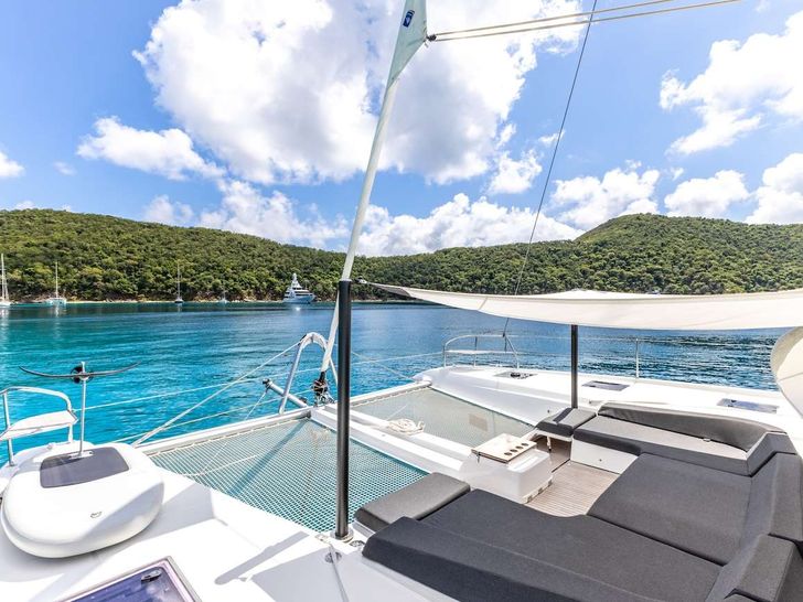 VALINOR(Mediterranean)Lagoon 55 - foredeck VALINOR(Mediterranean)Lagoon 55 - foredeck