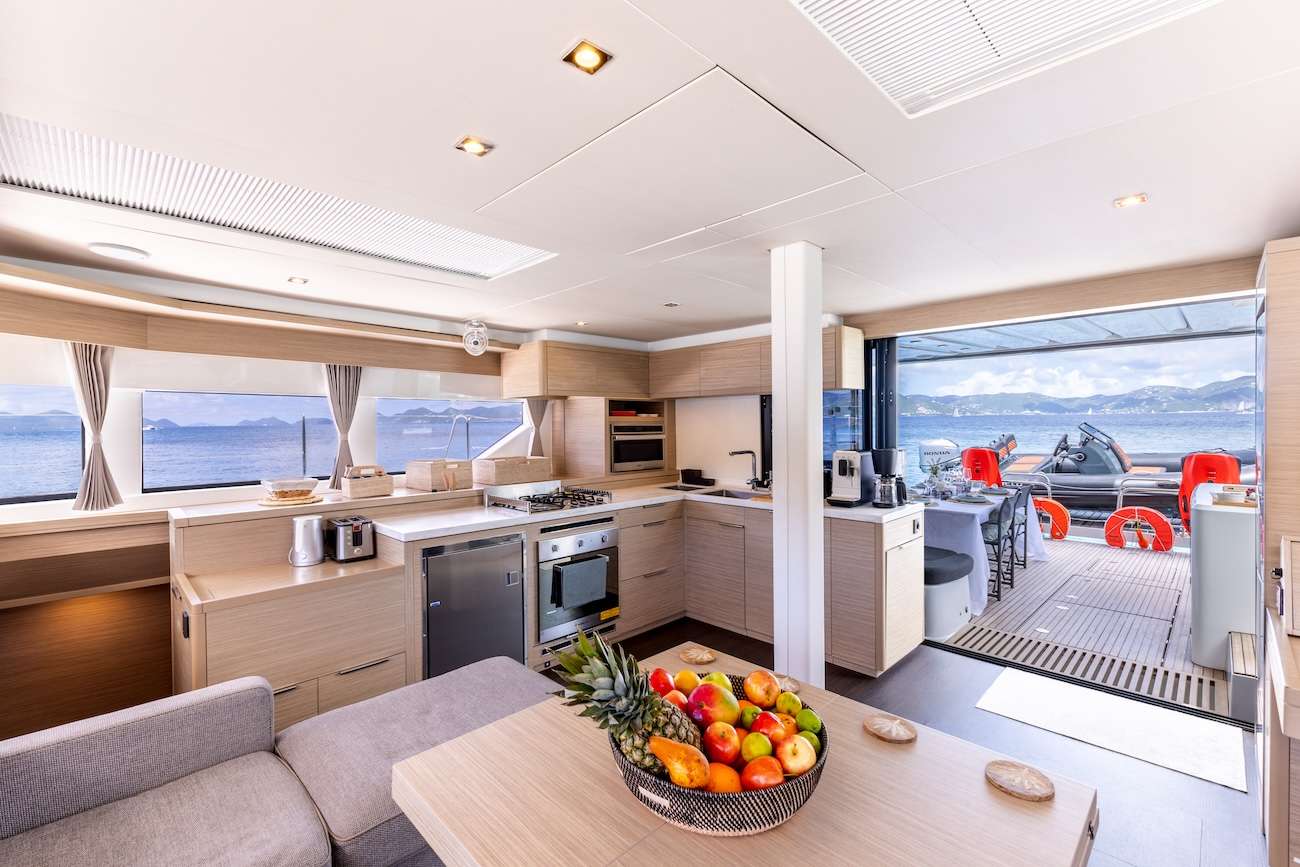 VALINOR(Mediterranean)Lagoon 55 - interior