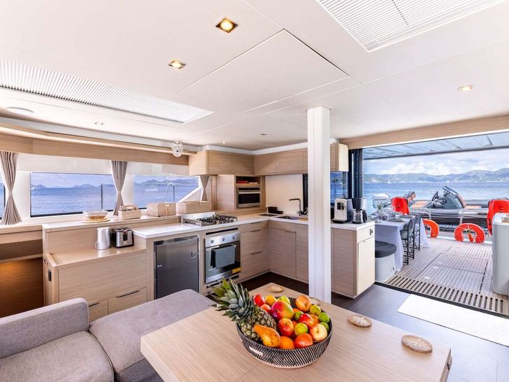 VALINOR(Mediterranean)Lagoon 55 - interior VALINOR(Mediterranean)Lagoon 55 - interior