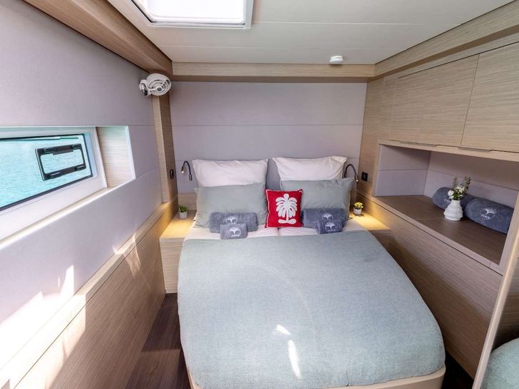 VALINOR(Mediterranean)Lagoon 55 - VIP cabin VALINOR(Mediterranean)Lagoon 55 - VIP cabin