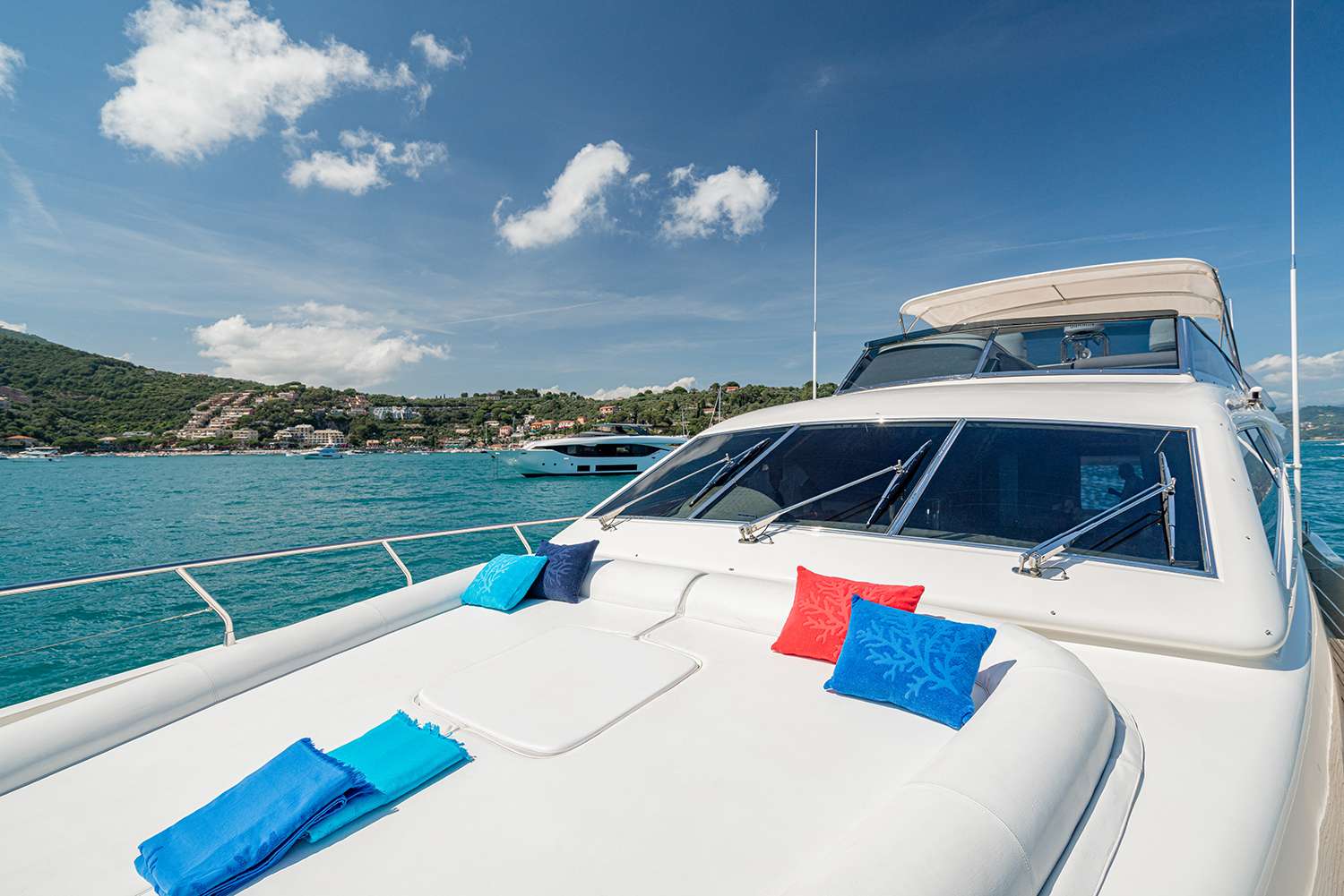 ROCK MOON Posillipo Technema 70 - foredeck