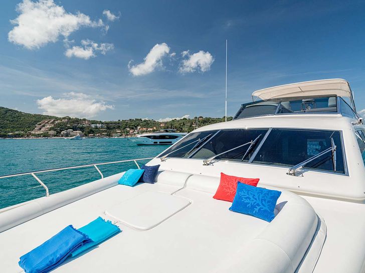 ROCK MOON Posillipo Technema 70 - foredeck ROCK MOON Posillipo Technema 70 - foredeck