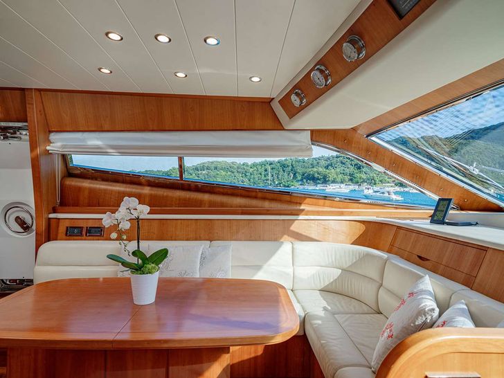 ROCK MOON Posillipo Technema 70 - dining lounge ROCK MOON Posillipo Technema 70 - dining lounge