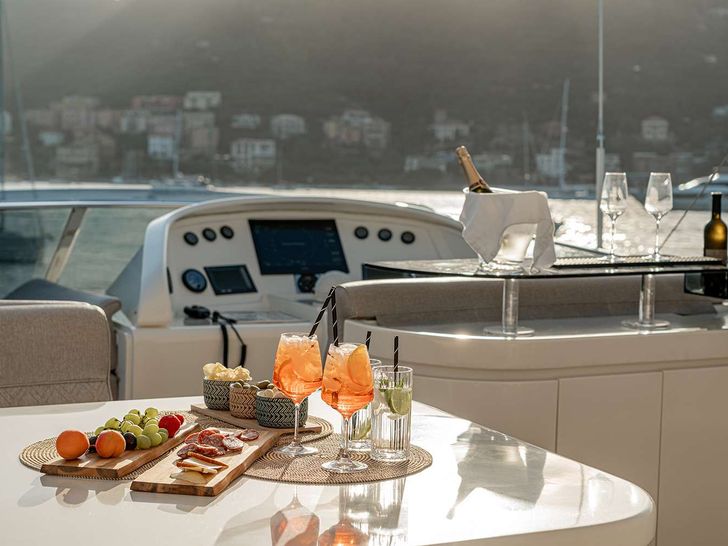 ROCK MOON Posillipo Technema 70 - outdoor cocktail party ROCK MOON Posillipo Technema 70 - outdoor cocktail party