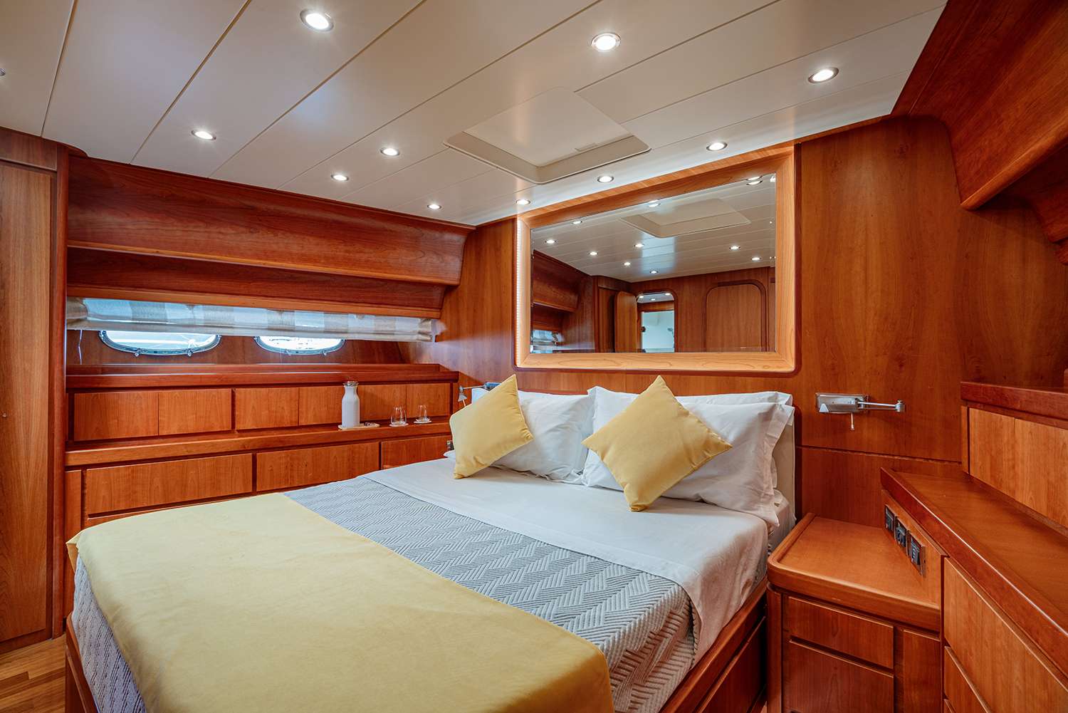 ROCK MOON Posillipo Technema 70 - master cabin