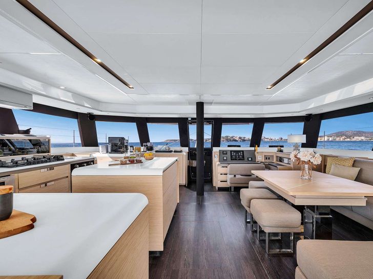 NEOW Fountaine Pajot Alegria 67 - open-plan interior NEOW Fountaine Pajot Alegria 67 - open-plan interior