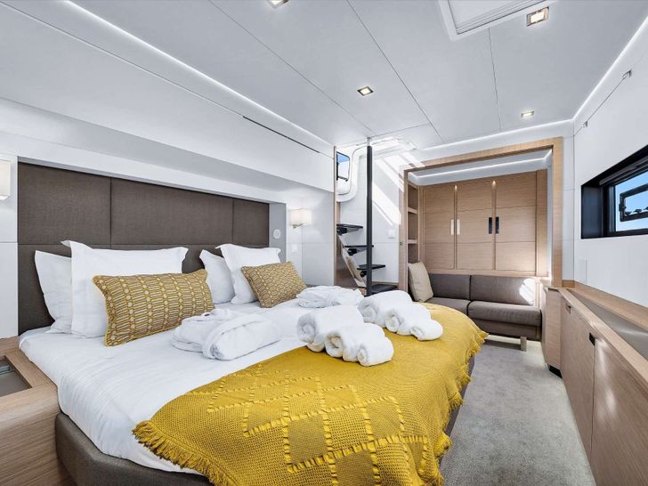 NEOW Fountaine Pajot Alegria 67 - master cabin NEOW Fountaine Pajot Alegria 67 - master cabin