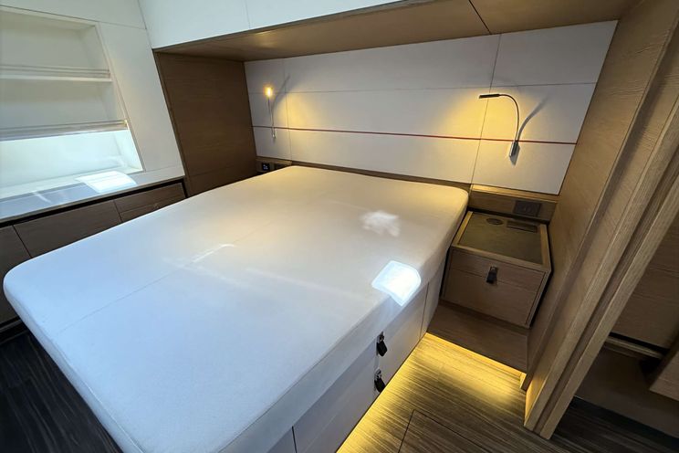 Charter Yacht XQUISITE HYBRID - Xquisite 60 Solar Power - 3 Cabins - Nassau - Exuma - Bahamas
