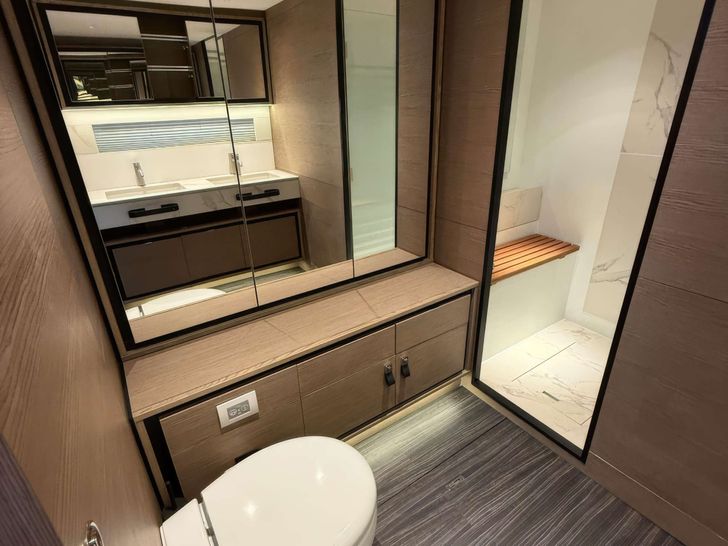 XQUISITE HYBRID Xquisite 60 Solar Power - Primary Cabin Bath XQUISITE HYBRID Xquisite 60 Solar Power - Primary Cabin Bath