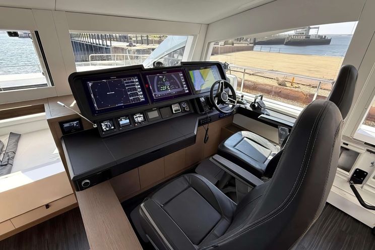 Charter Yacht XQUISITE HYBRID - Xquisite 60 Solar Power - 3 Cabins - Nassau - Exuma - Bahamas