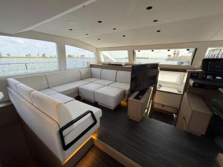 XQUISITE HYBRID Xquisite 60 Solar Power - Comfortable Indoor Seating XQUISITE HYBRID Xquisite 60 Solar Power - Comfortable Indoor Seating