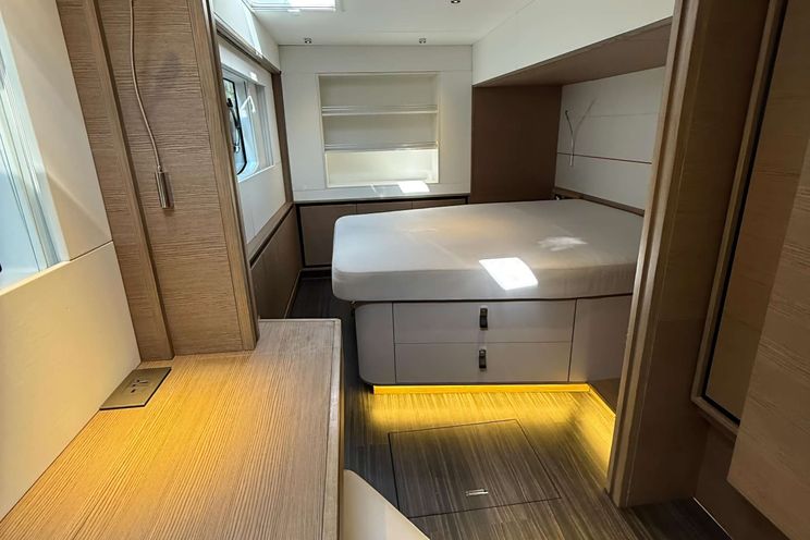 Charter Yacht XQUISITE HYBRID - Xquisite 60 Solar Power - 3 Cabins - Nassau - Exuma - Bahamas