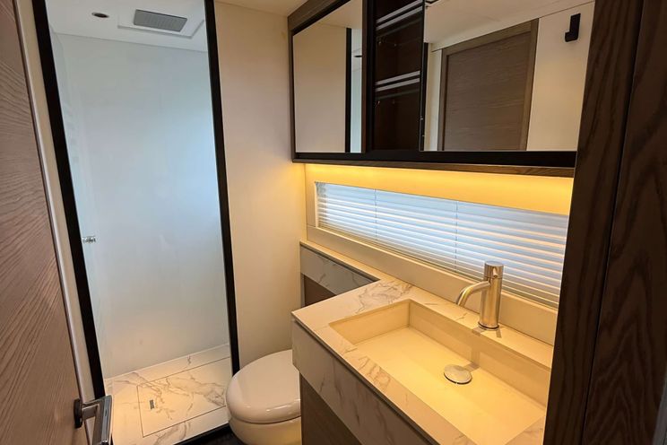 Charter Yacht XQUISITE HYBRID - Xquisite 60 Solar Power - 3 Cabins - Nassau - Exuma - Bahamas